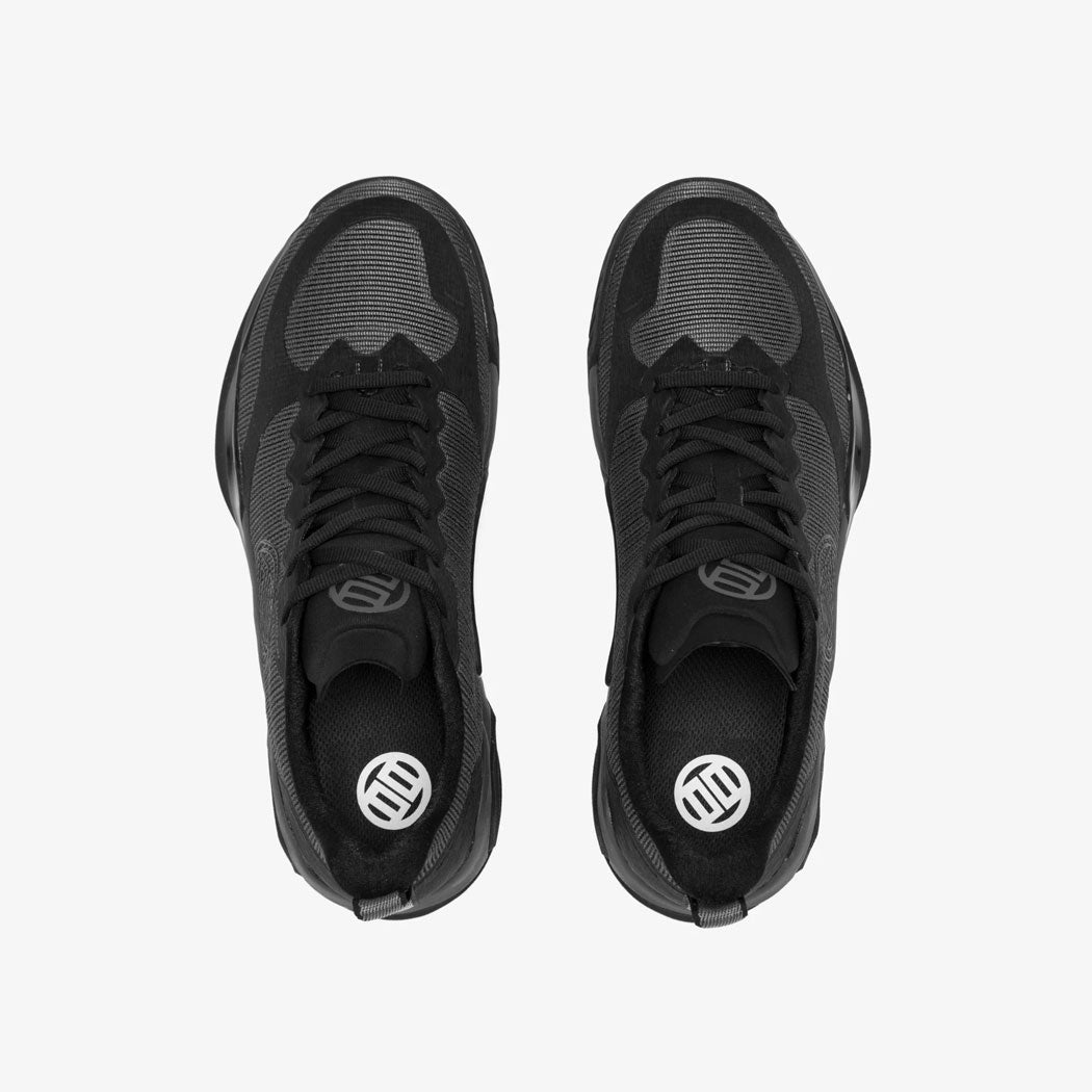 black training shoes for weight lifters